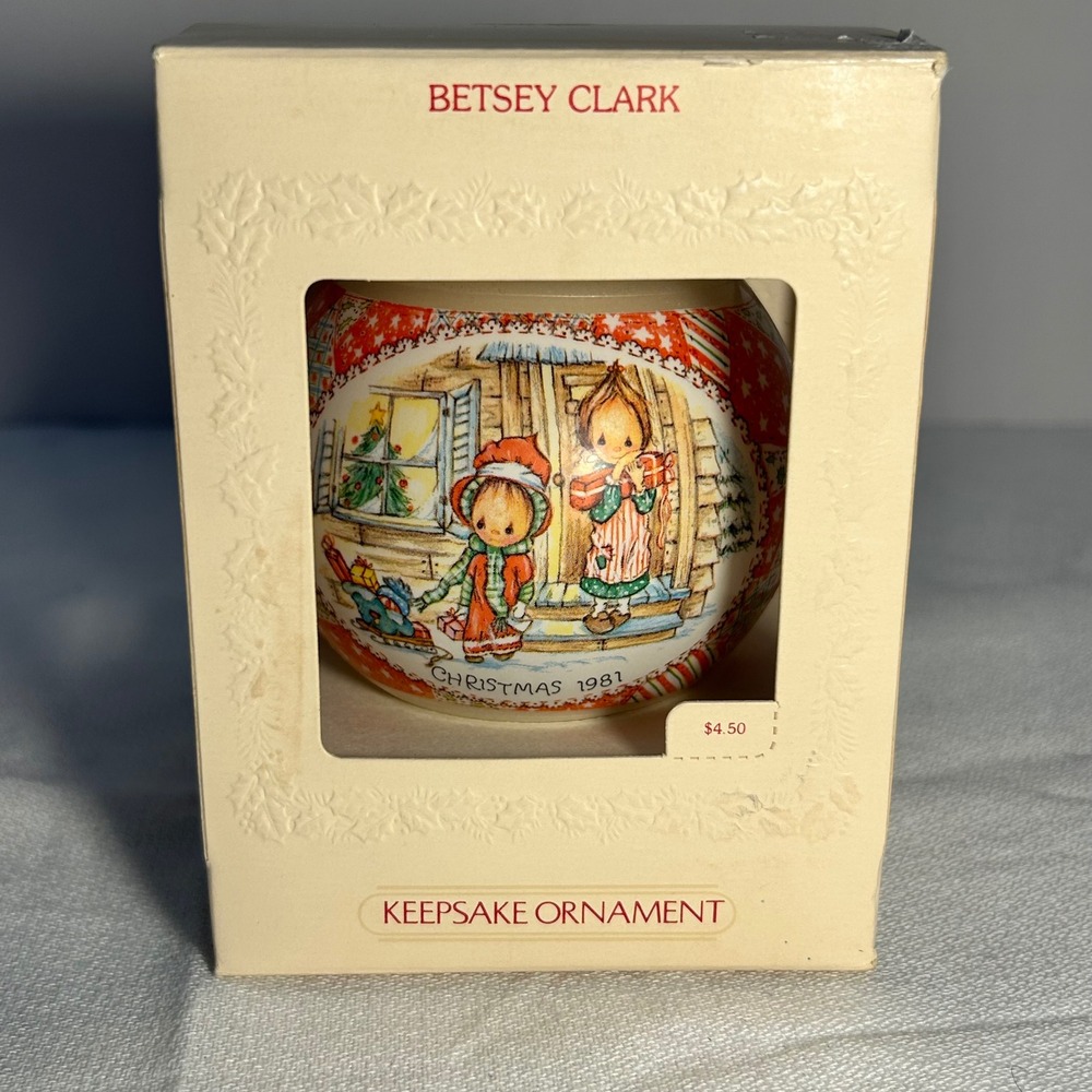 Betsy Clark Hallmark Glass Keepsake Ornament 1981 Christmas‎ Quilt Design
